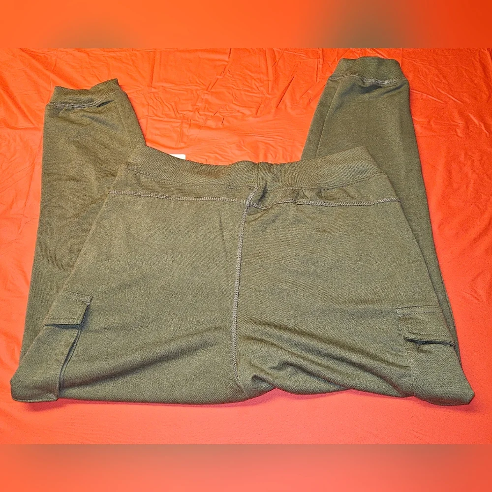 Jones New York Sport Capri Large New w/Tag Green Soft & Lightweight w/Pockets - Picture 4 of 8